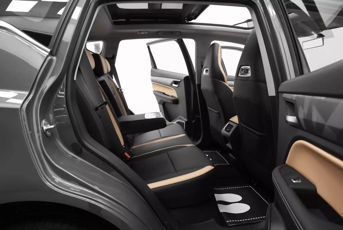 Автосалон: Livan X6 Pro