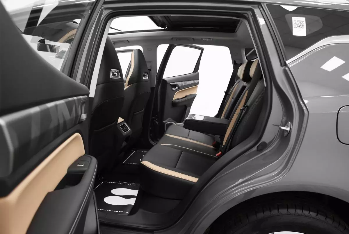 Автосалон: Livan X6 Pro