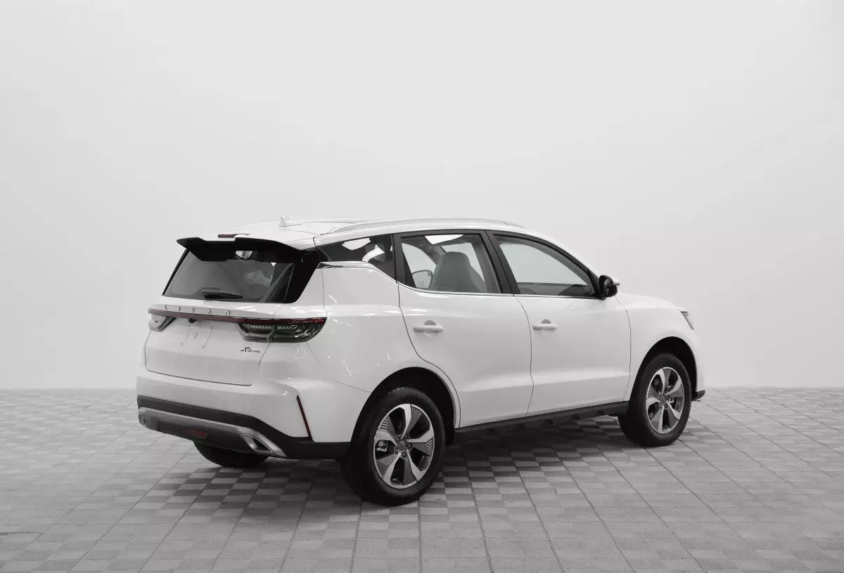 Автосалон: Livan X6 Pro