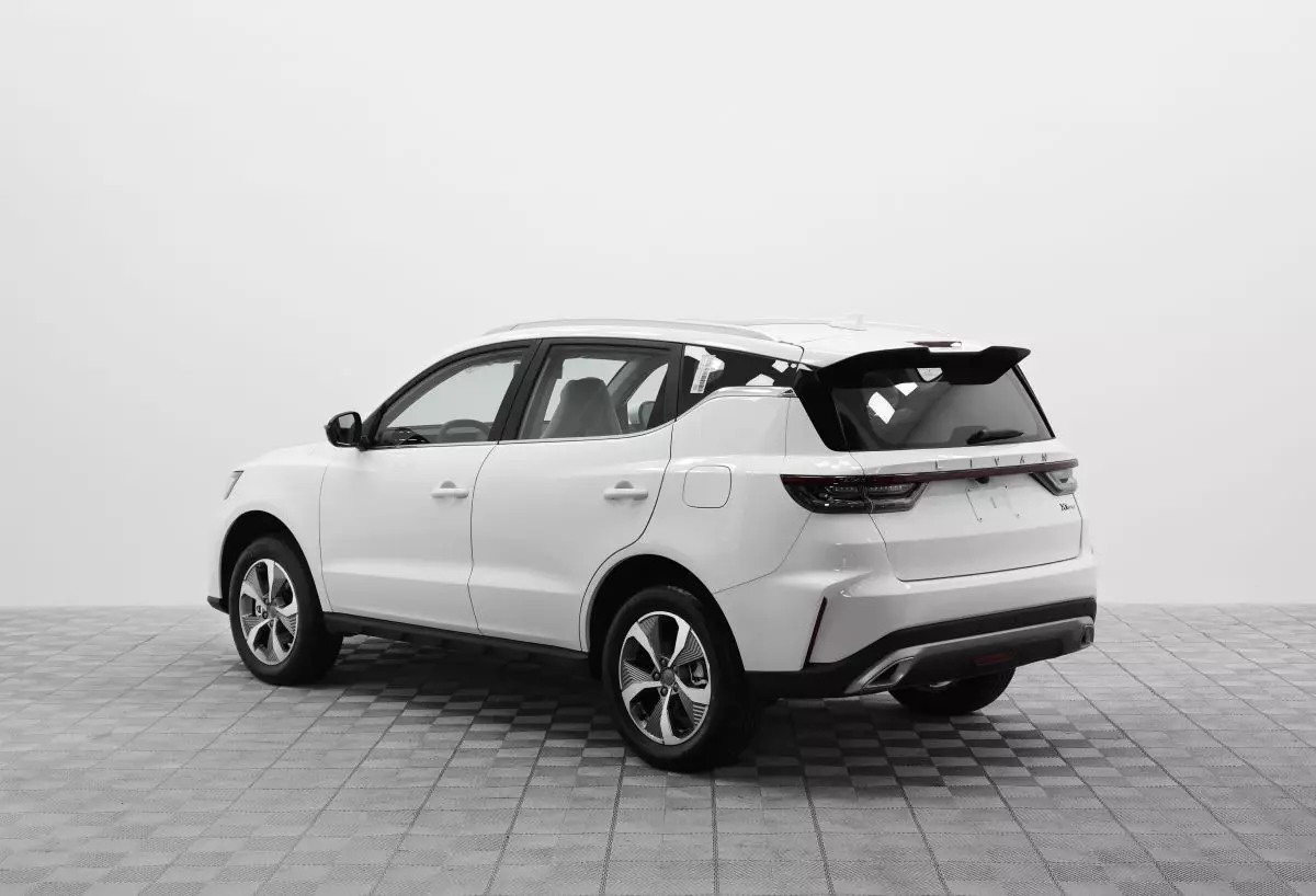 Автосалон: Livan X6 Pro