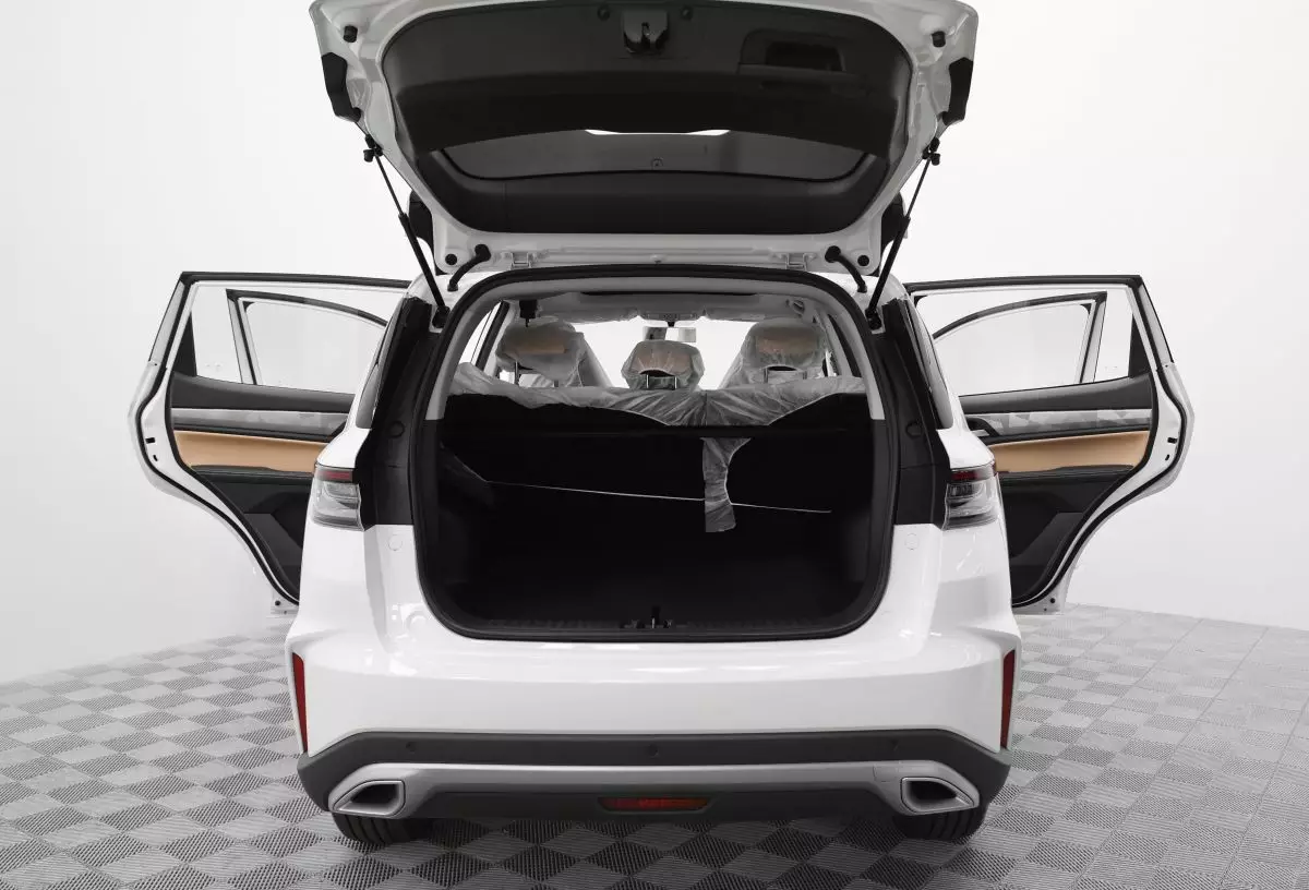 Автосалон: Livan X6 Pro