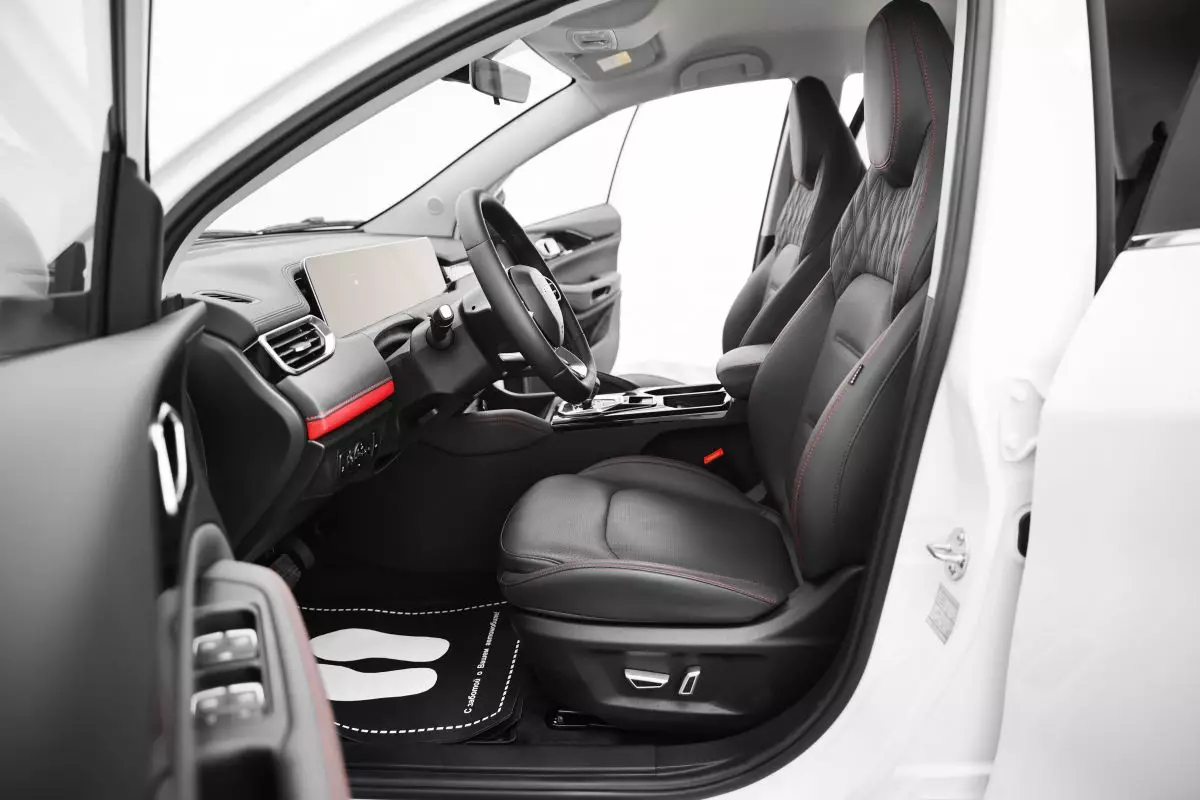Автосалон: Jetour X50