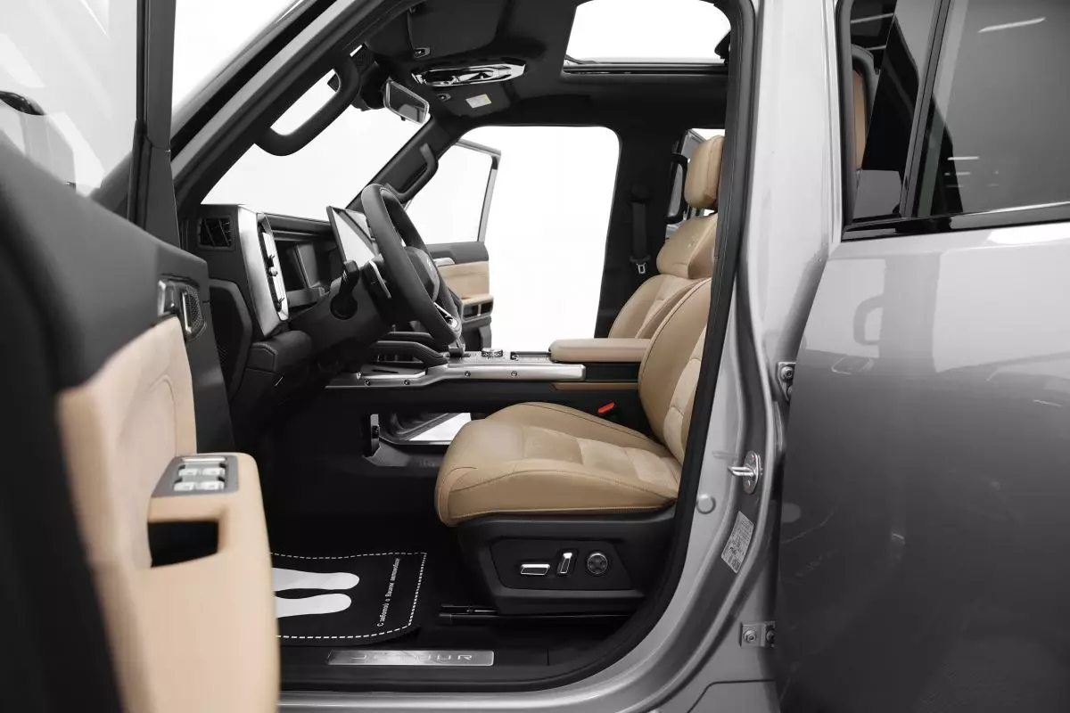 Автосалон: Jetour T2