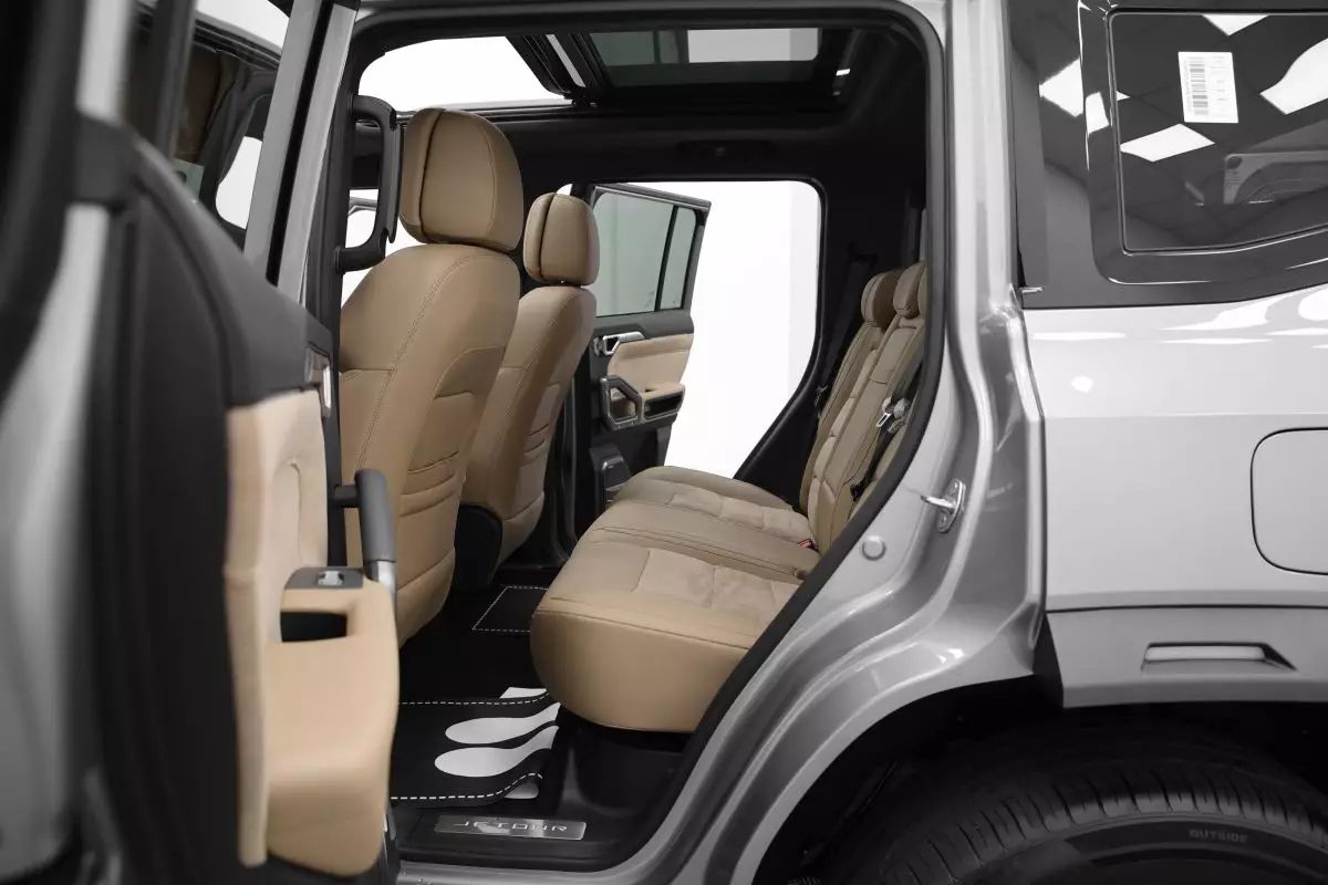 Автосалон: Jetour T2