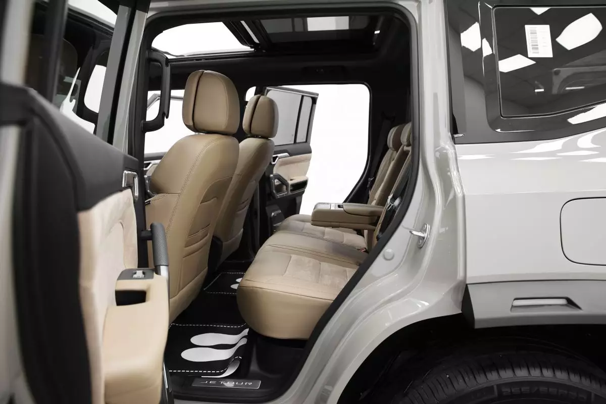Автосалон: Jetour T2