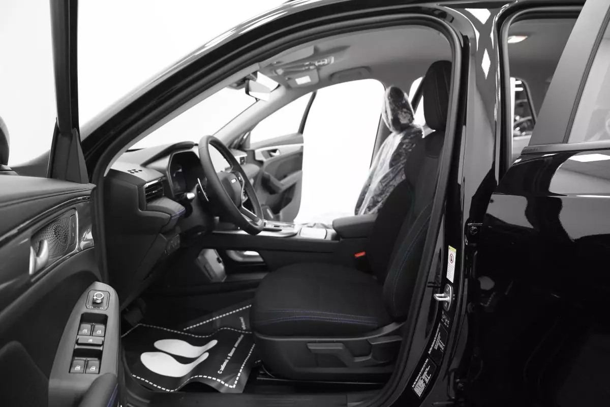 Автосалон: Haval New Jolion
