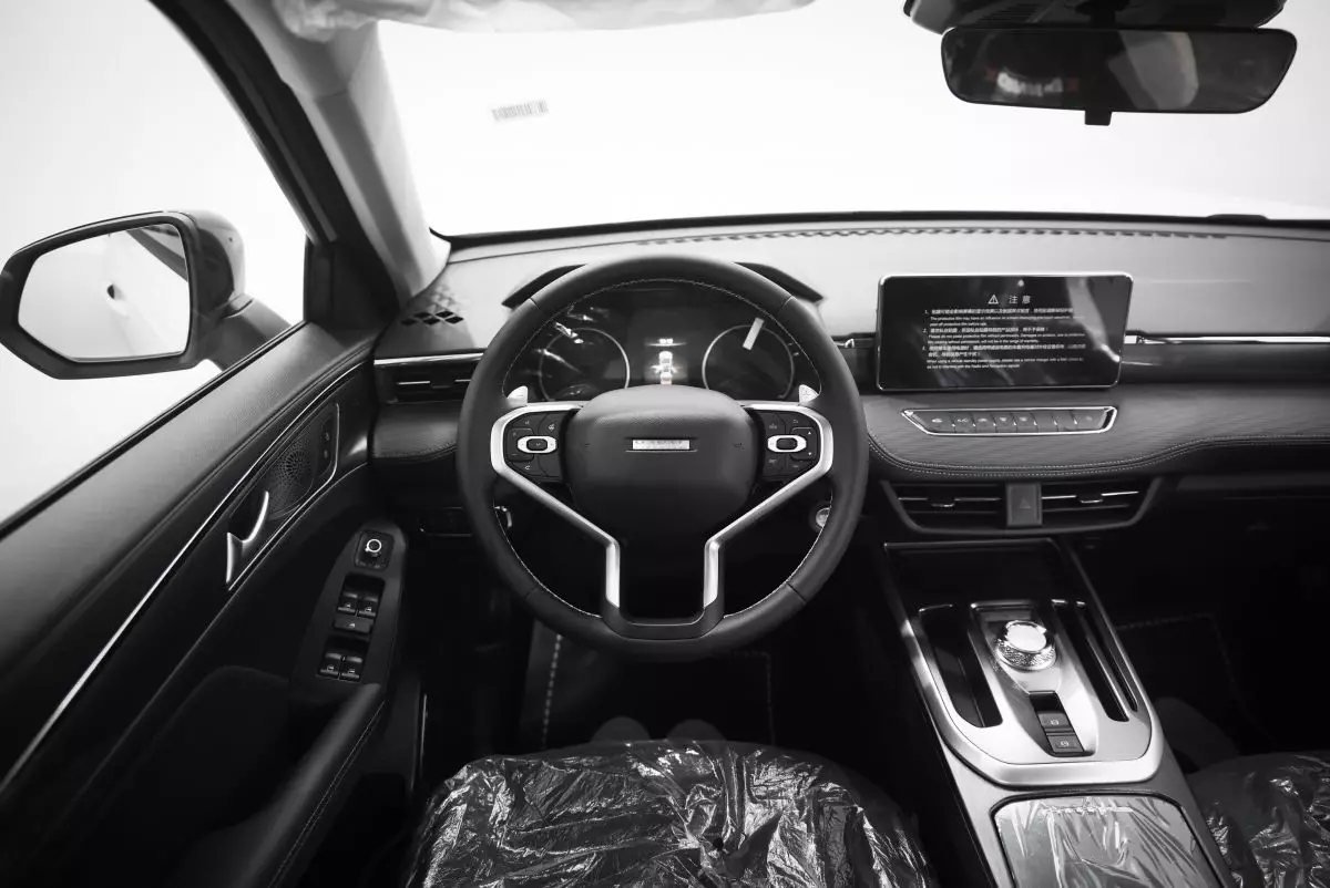 Автосалон: Haval New Jolion