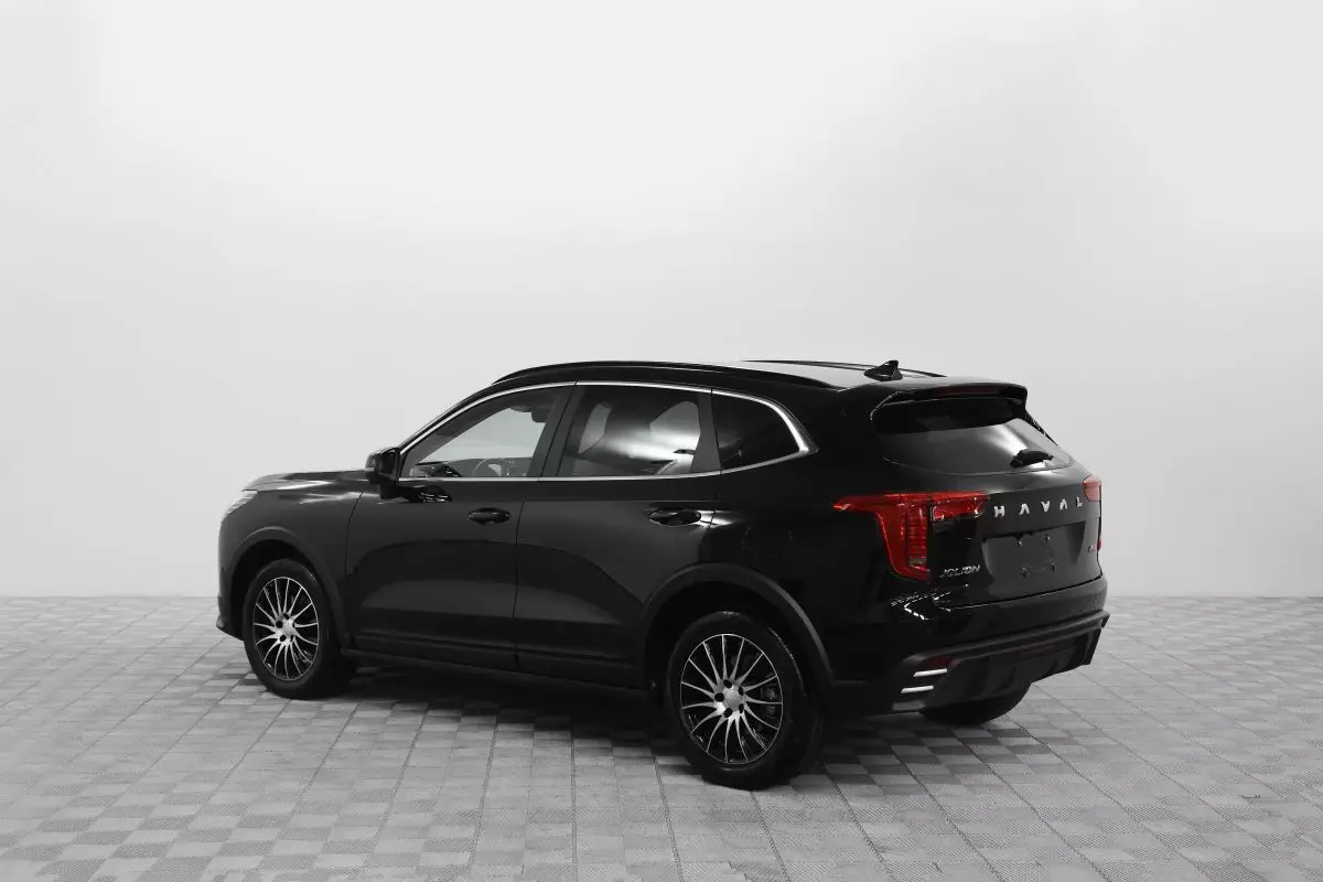Автосалон: Haval New Jolion