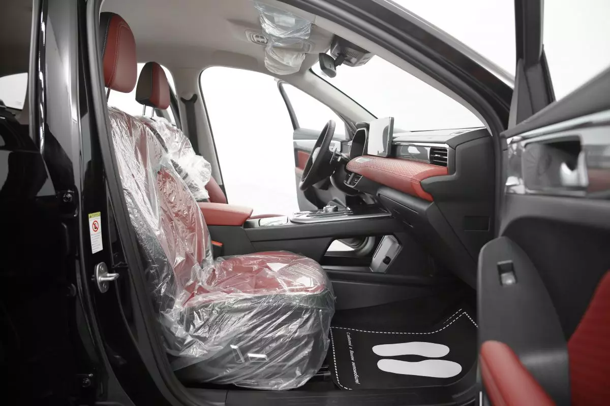 Автосалон: Haval New Jolion