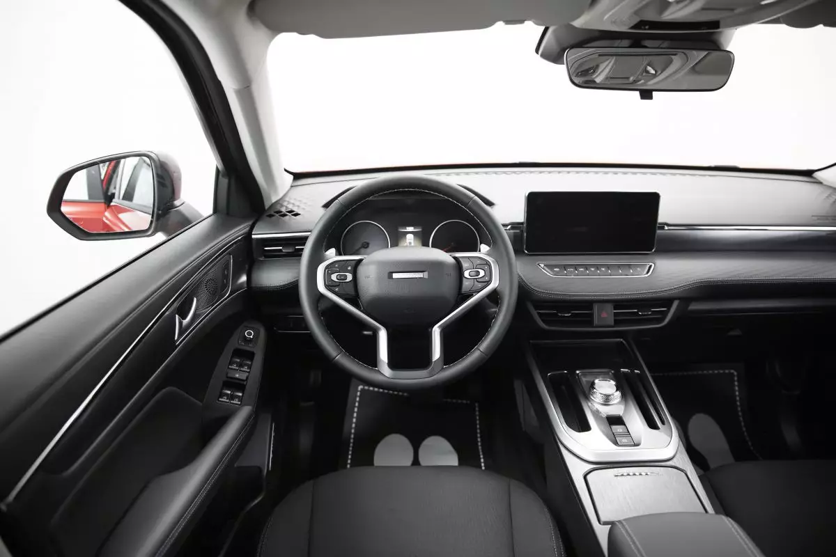 Автосалон: Haval New Jolion