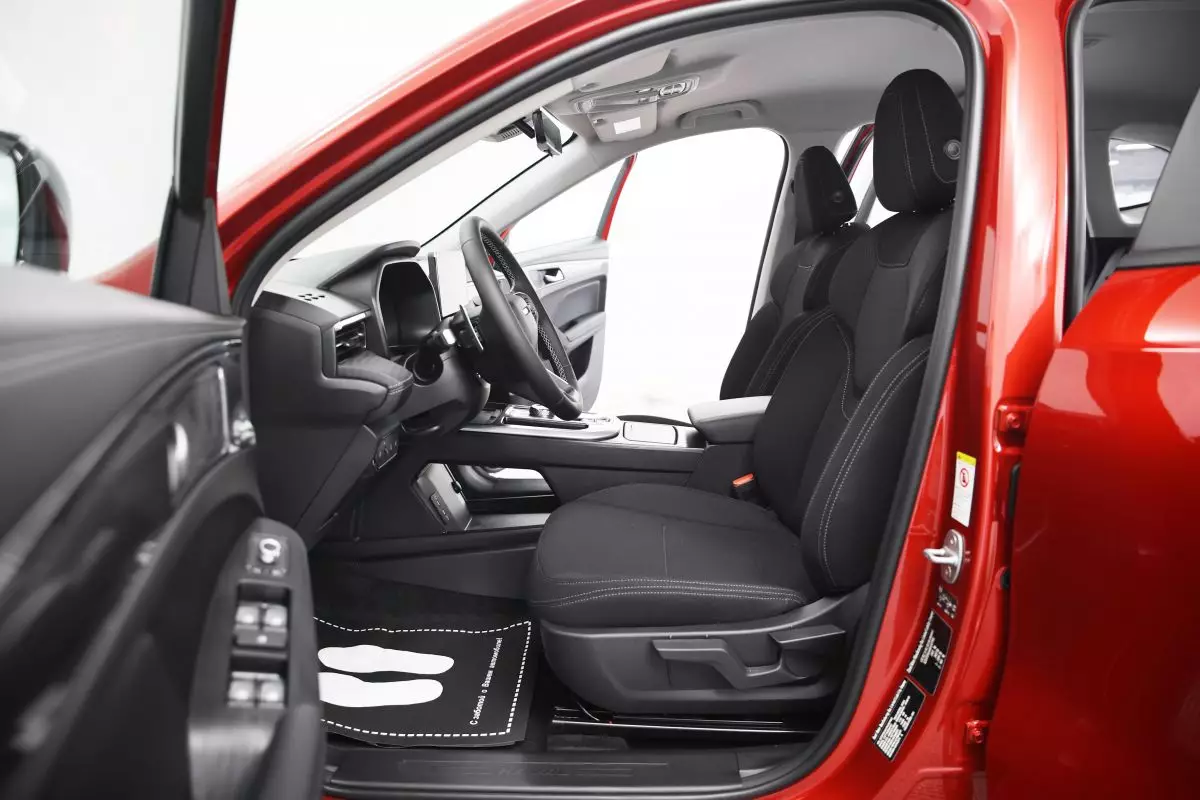 Автосалон: Haval New Jolion