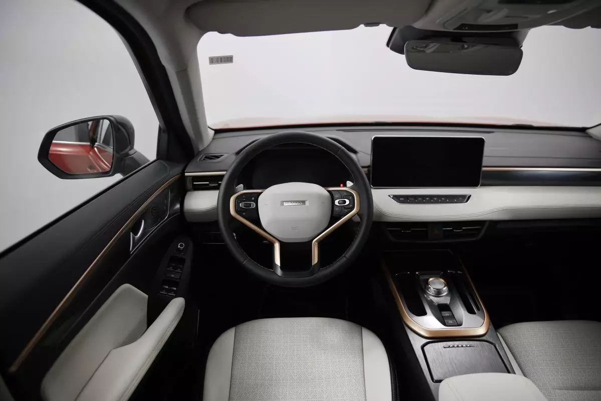 Автосалон: Haval New Jolion