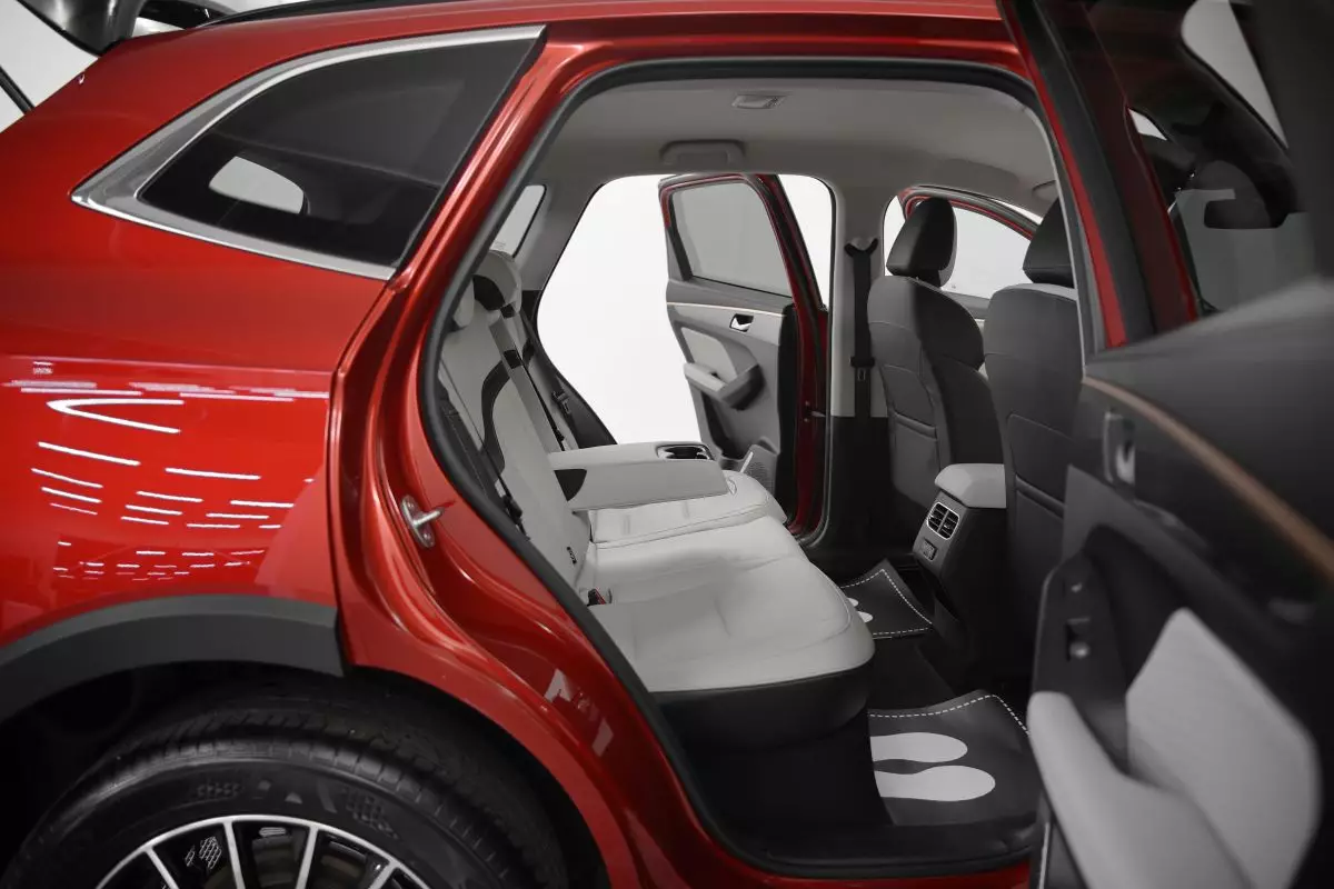 Автосалон: Haval New Jolion