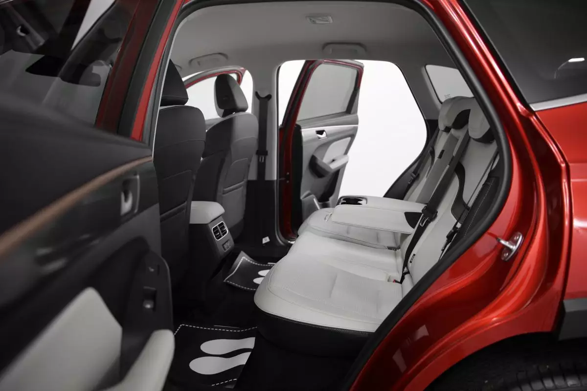 Автосалон: Haval New Jolion