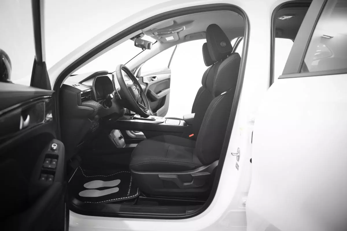 Автосалон: Haval New Jolion