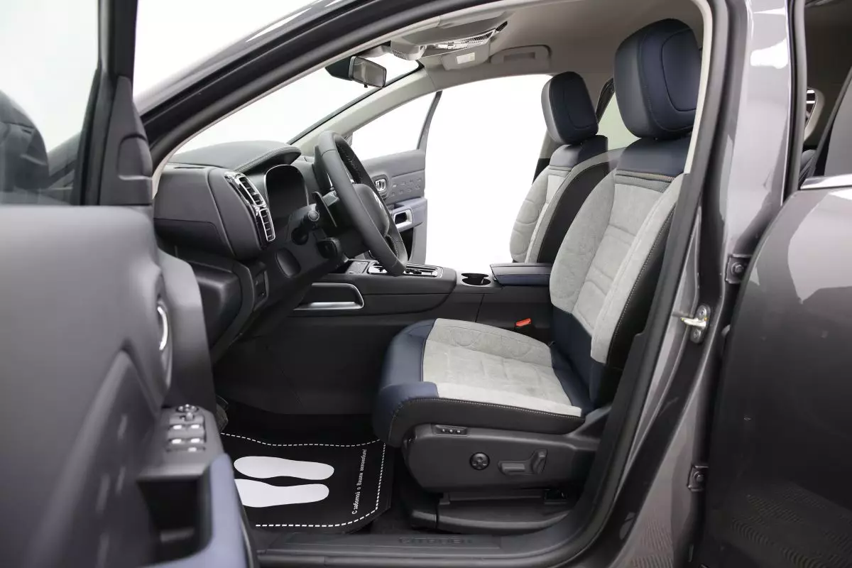 Автосалон: Citroen C5 Aircross
