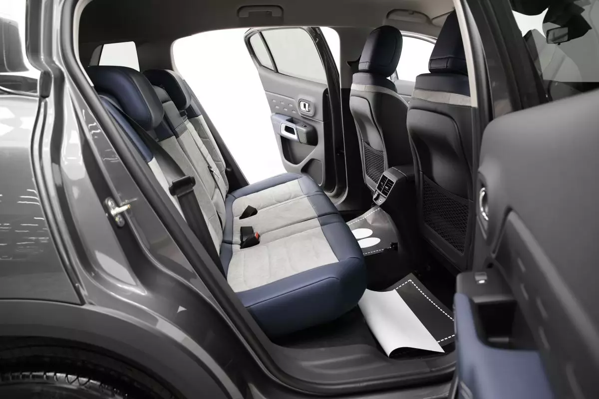Автосалон: Citroen C5 Aircross