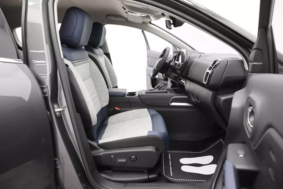 Автосалон: Citroen C5 Aircross