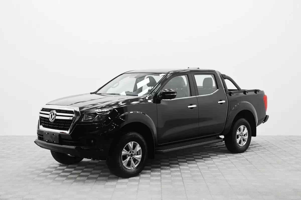 Автосалон: Dongfeng DF6