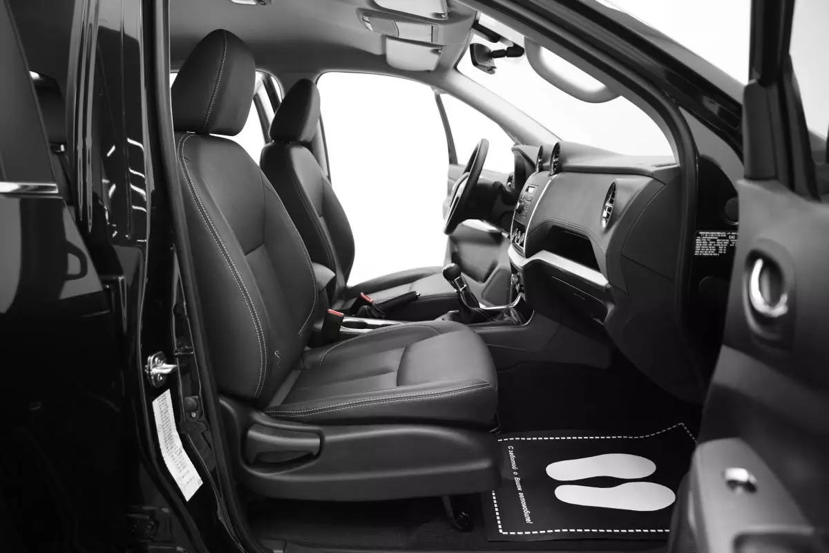 Автосалон: Dongfeng DF6
