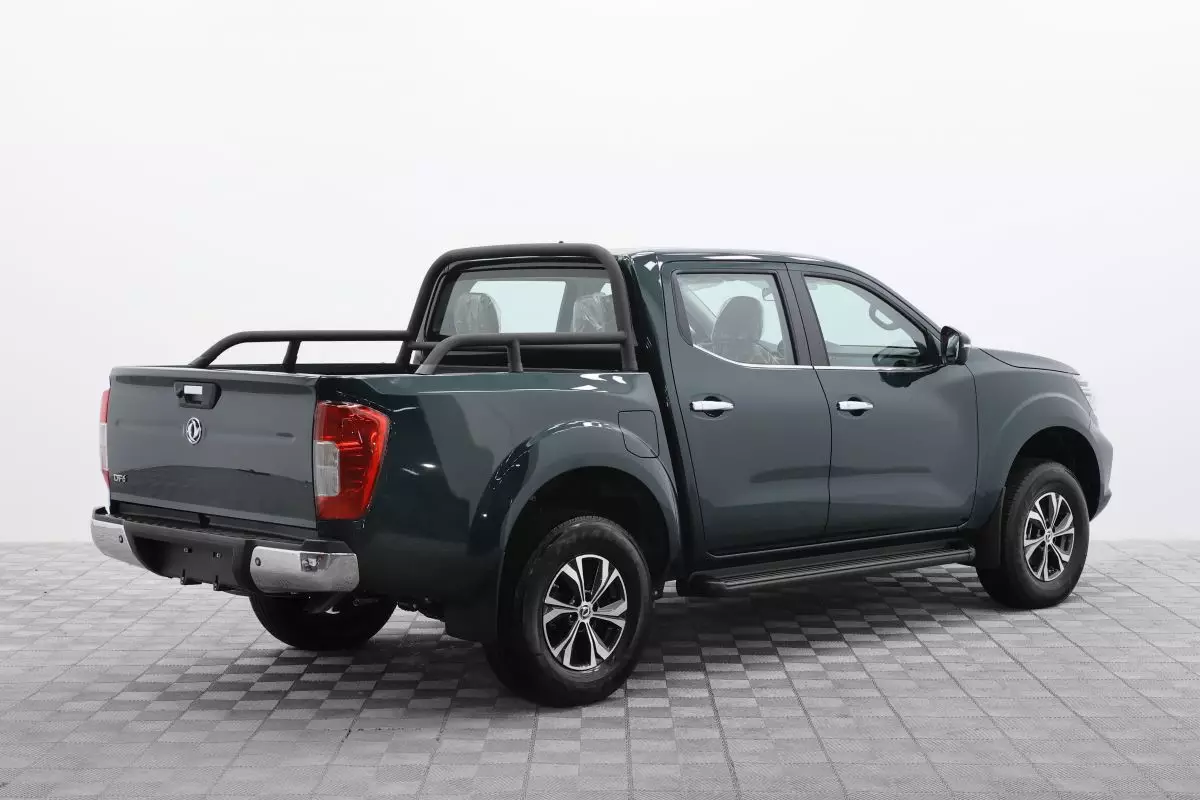Автосалон: Dongfeng DF6