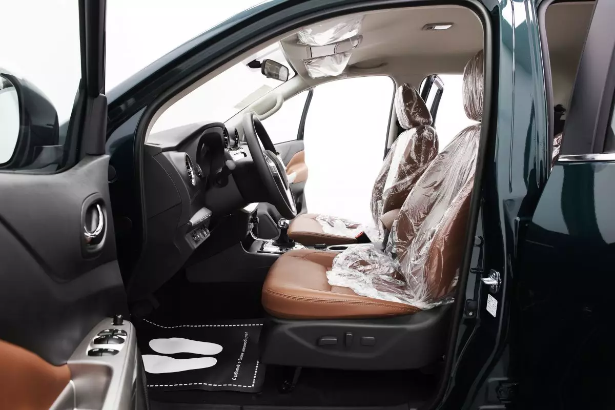 Автосалон: Dongfeng DF6