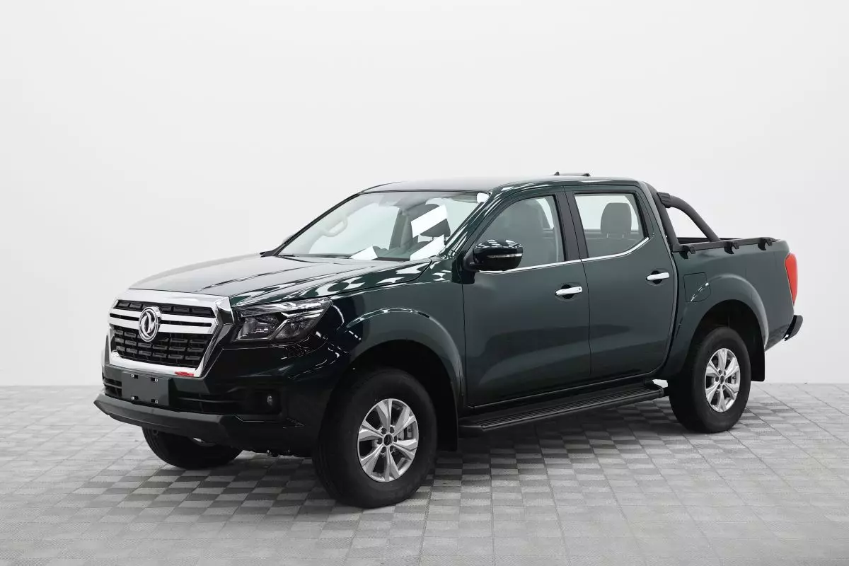 Автосалон: Dongfeng DF6