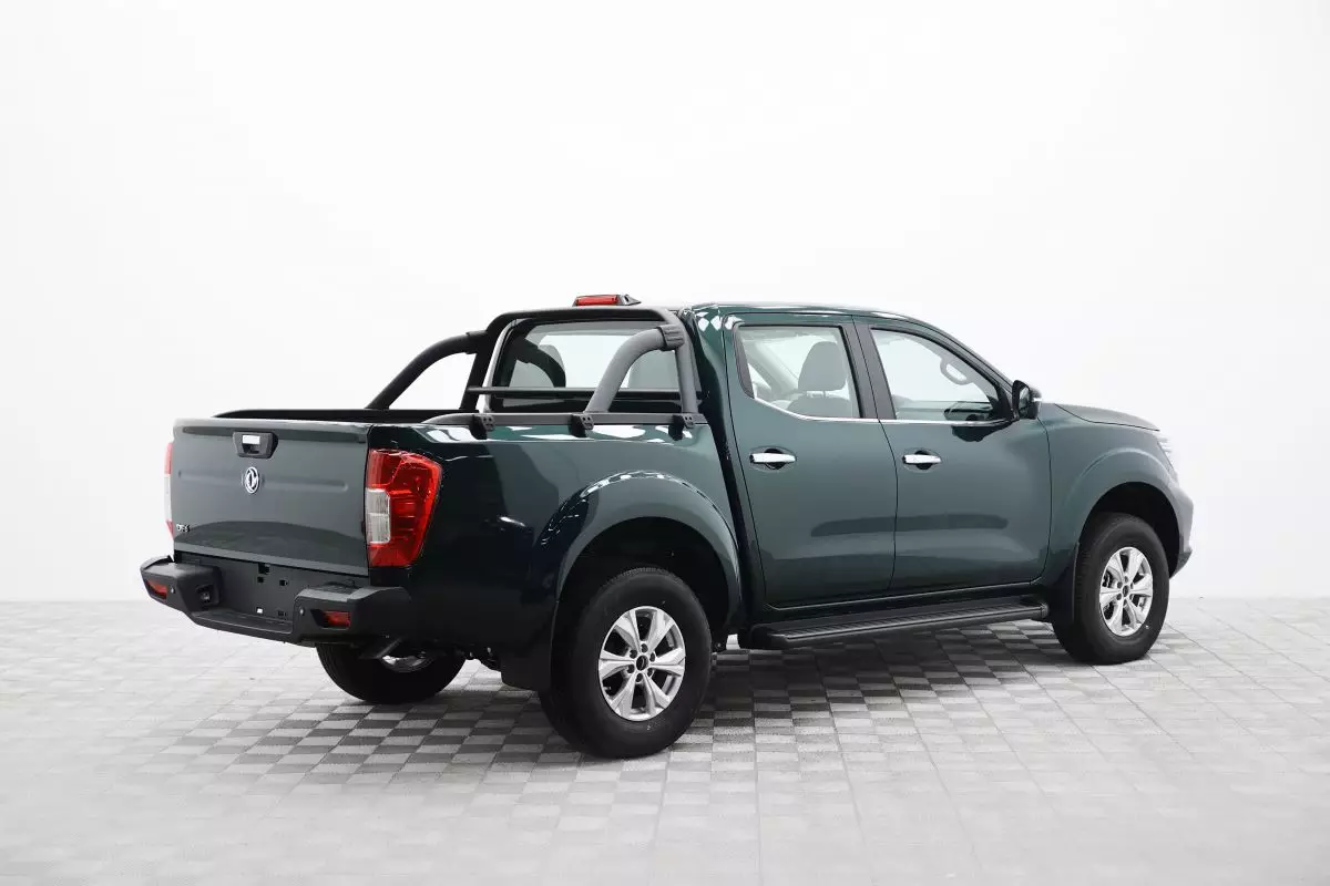 Автосалон: Dongfeng DF6