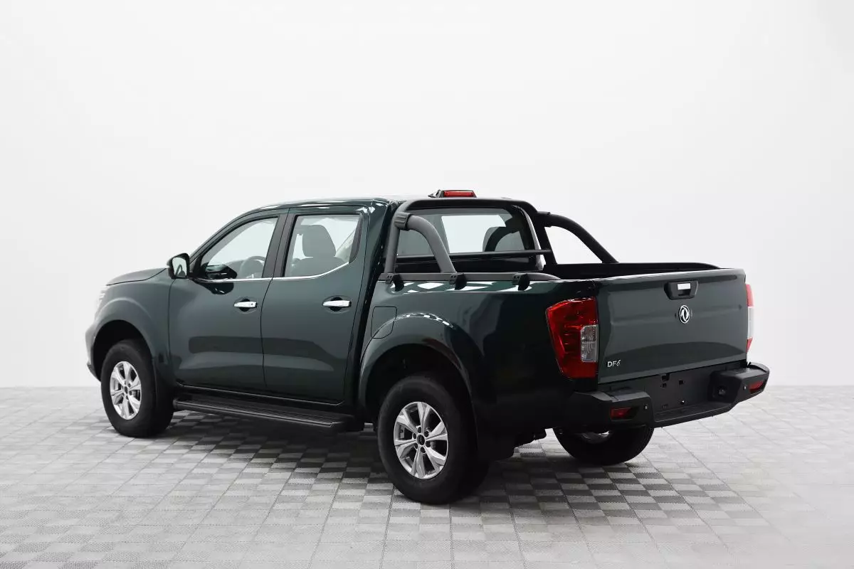 Автосалон: Dongfeng DF6