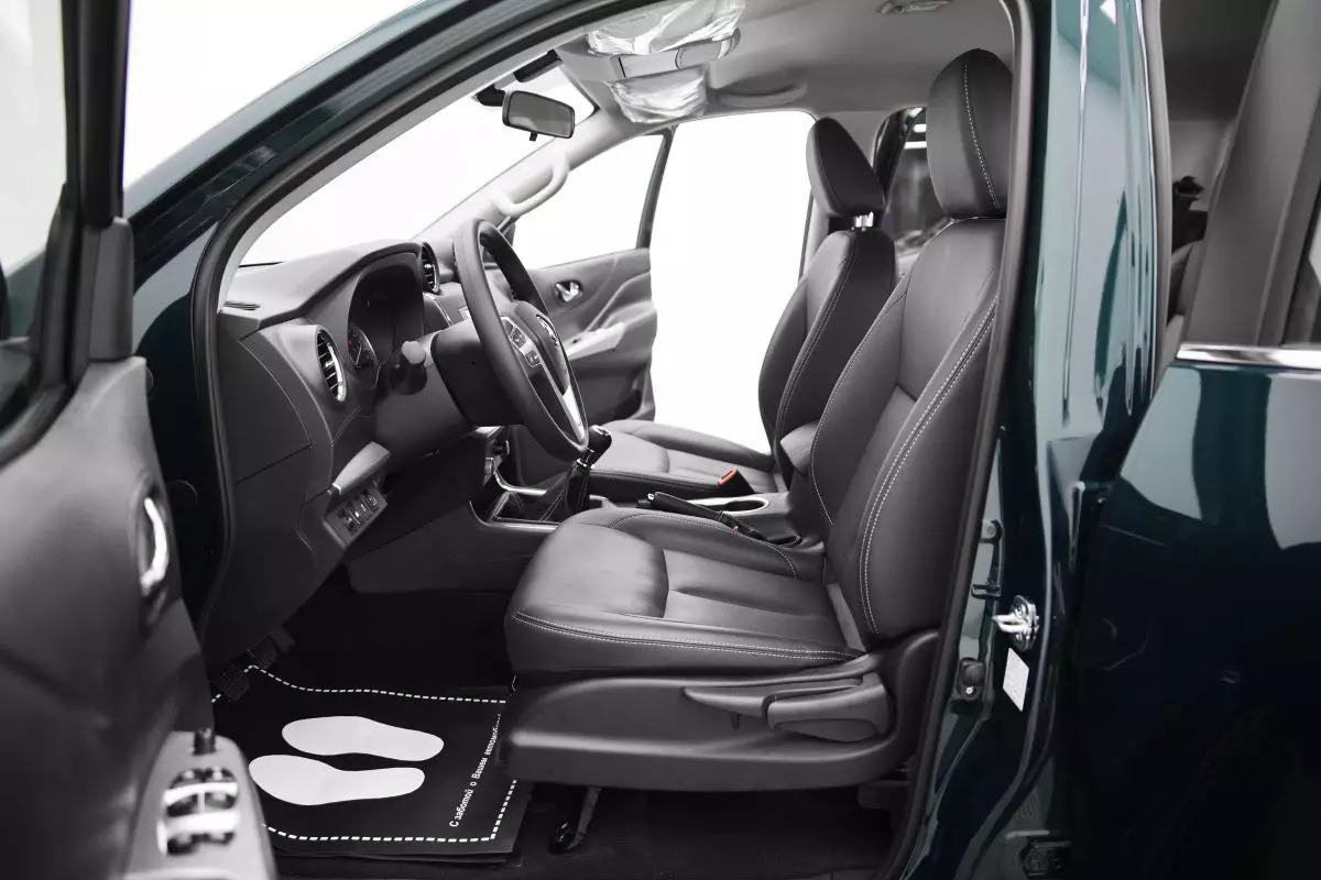 Автосалон: Dongfeng DF6