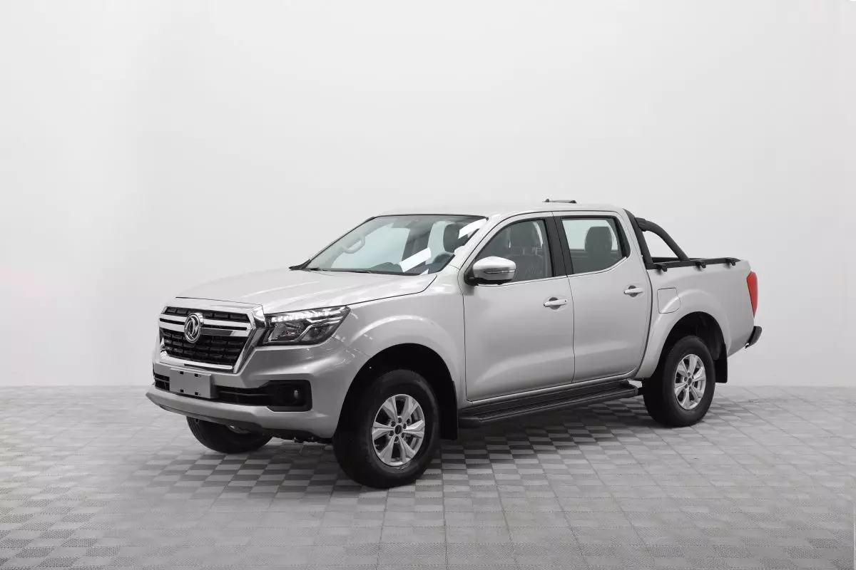 Автосалон: Dongfeng DF6