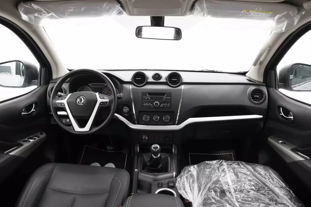 Автосалон: Dongfeng DF6