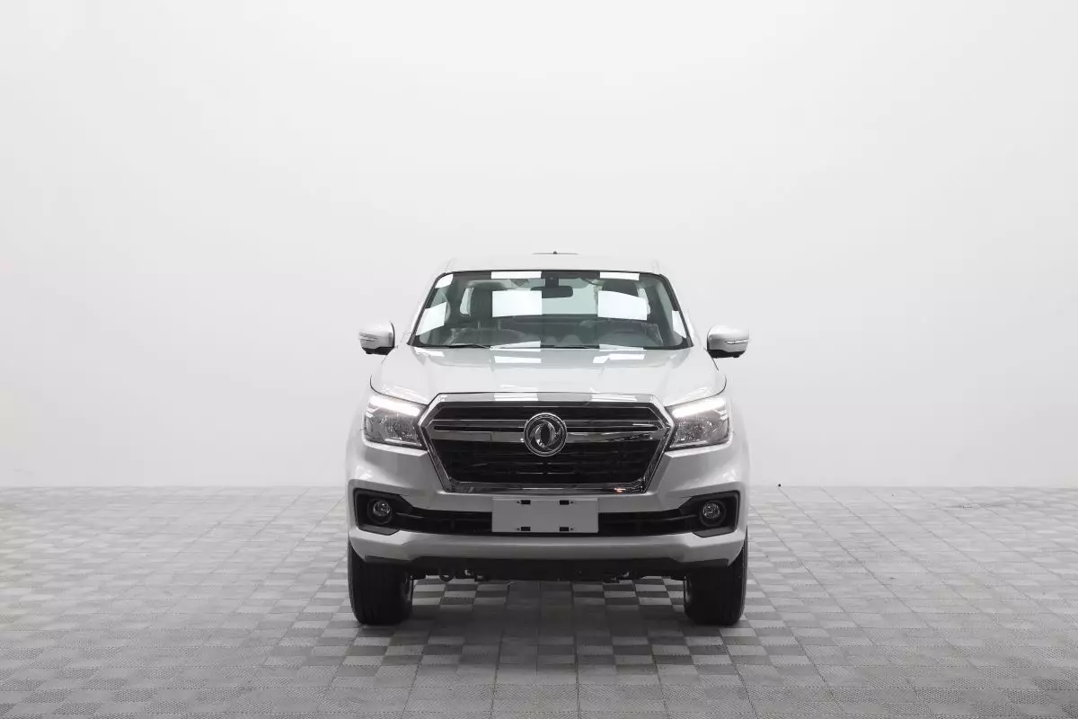 Автосалон: Dongfeng DF6