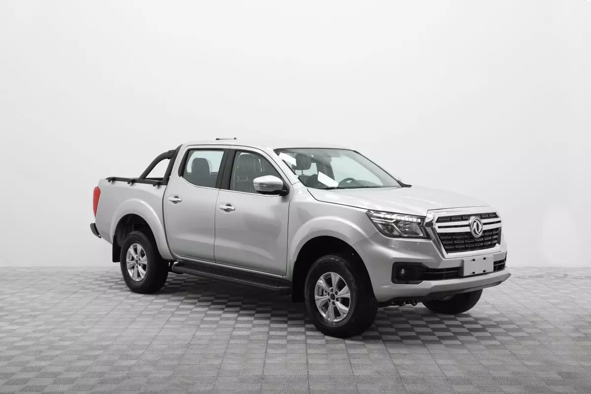 Автосалон: Dongfeng DF6