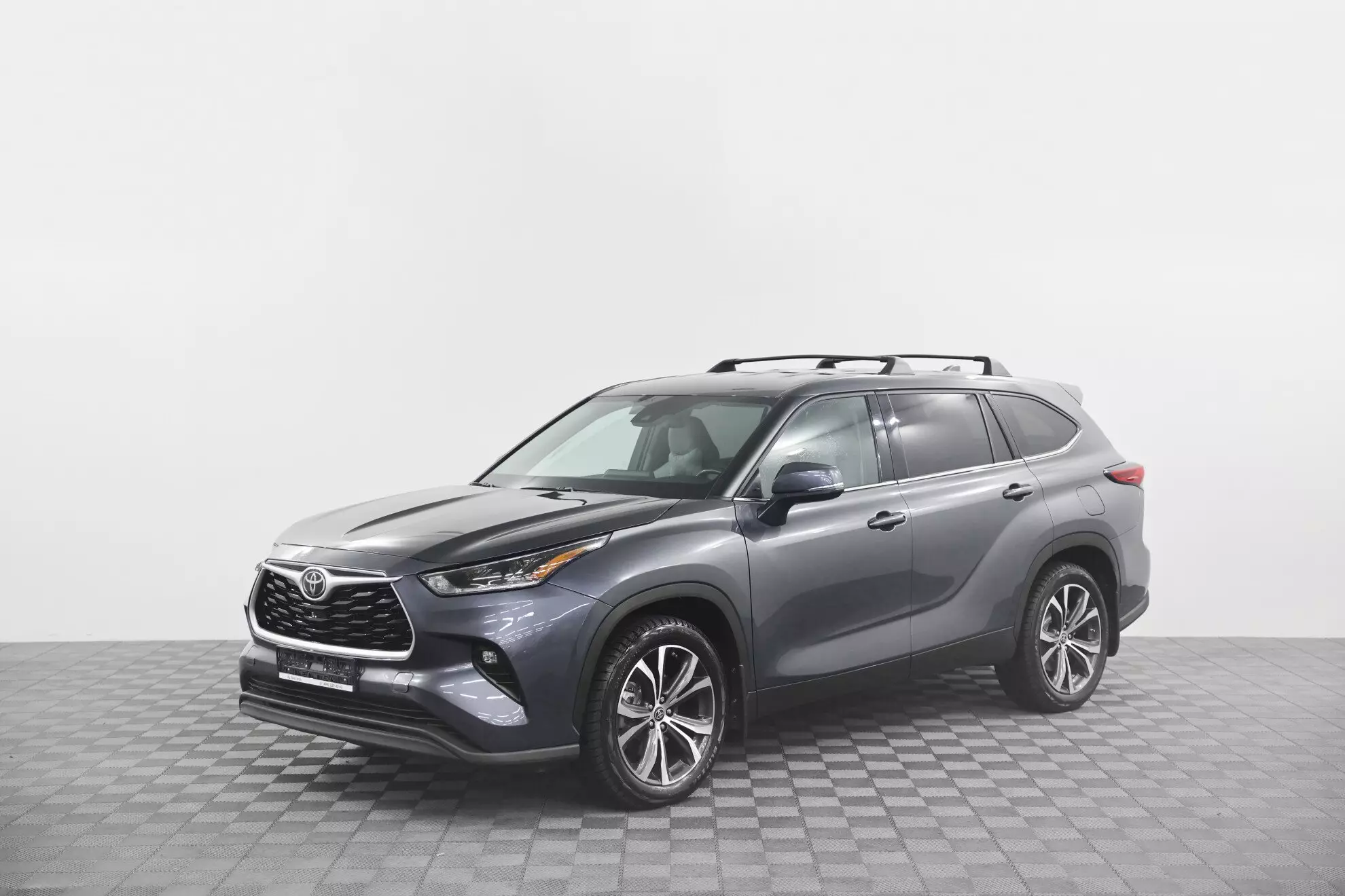 Автосалон: Toyota Highlander