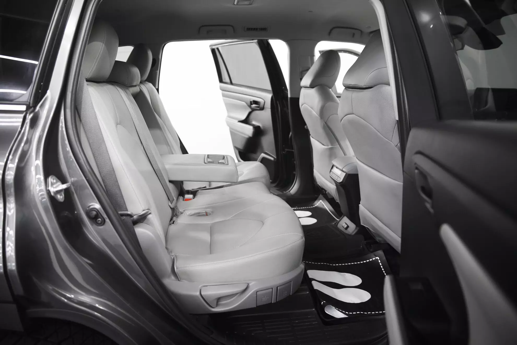 Автосалон: Toyota Highlander
