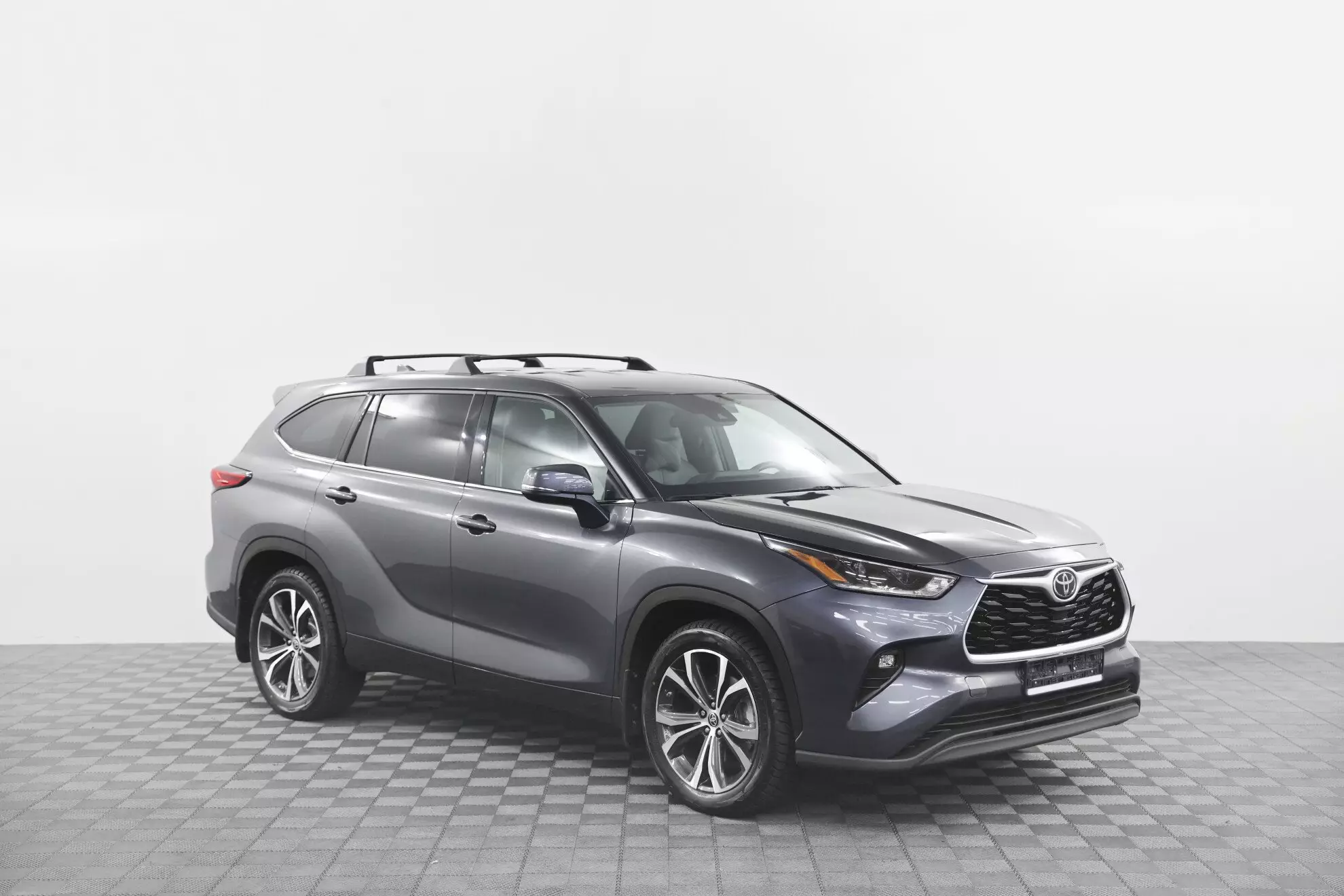 Автосалон: Toyota Highlander