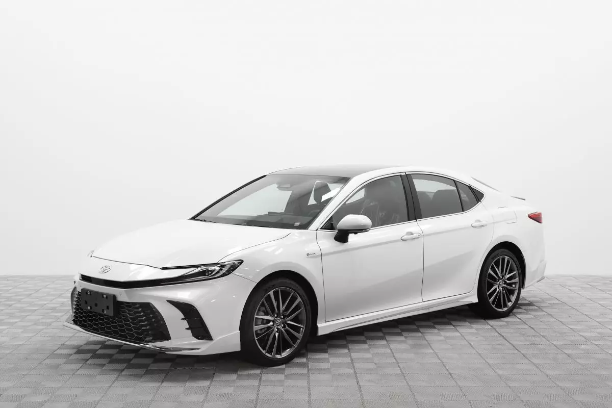 Автосалон: Toyota Camry