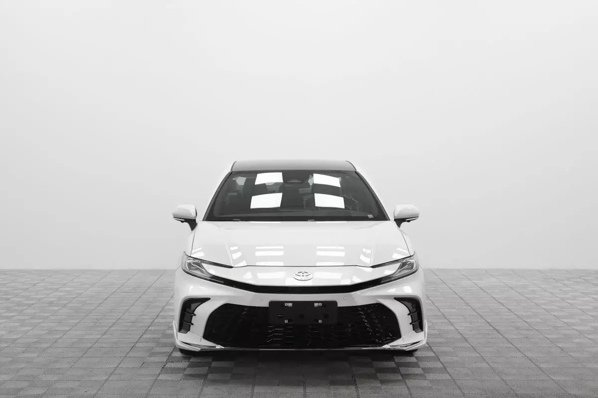 Автосалон: Toyota Camry