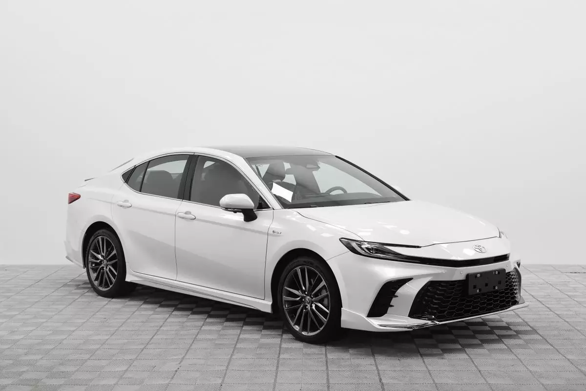 Автосалон: Toyota Camry