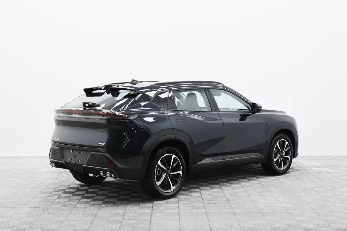 Автосалон: Dongfeng Mage