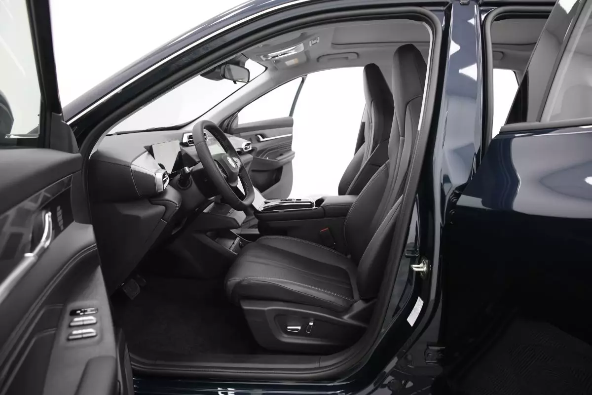 Автосалон: Dongfeng Mage