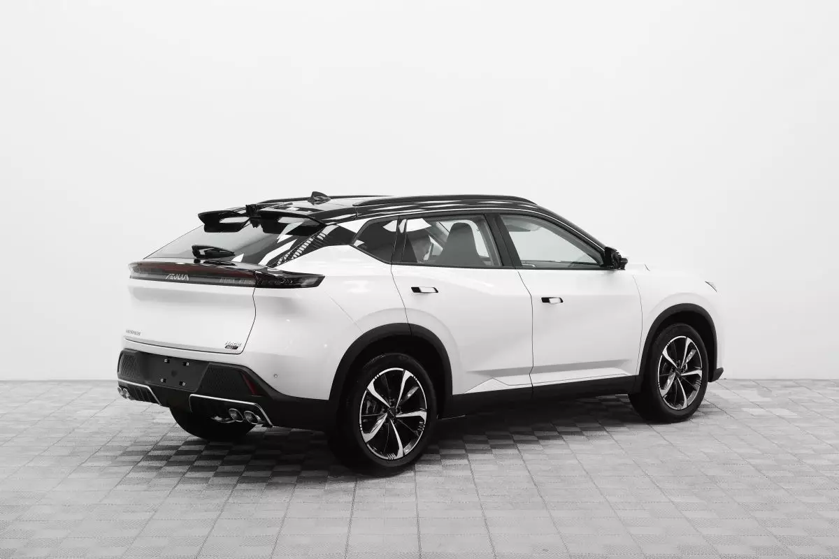 Автосалон: Dongfeng Mage