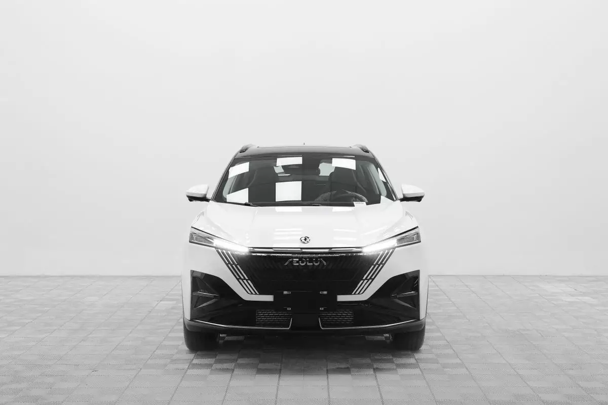 Автосалон: Dongfeng Mage
