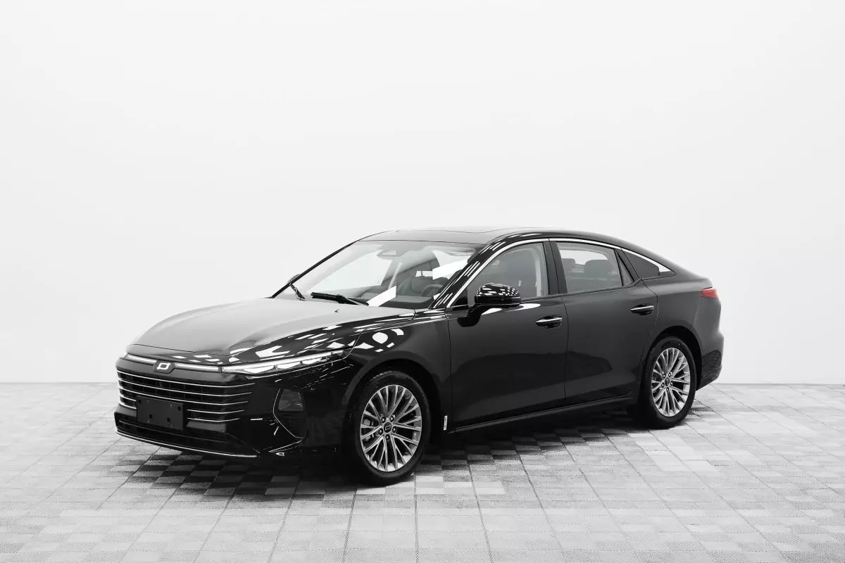 Автосалон: Bestune B70 New
