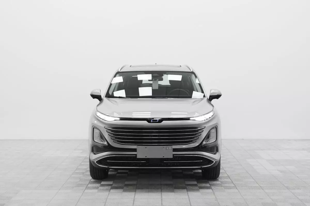 Автосалон: Bestune T90