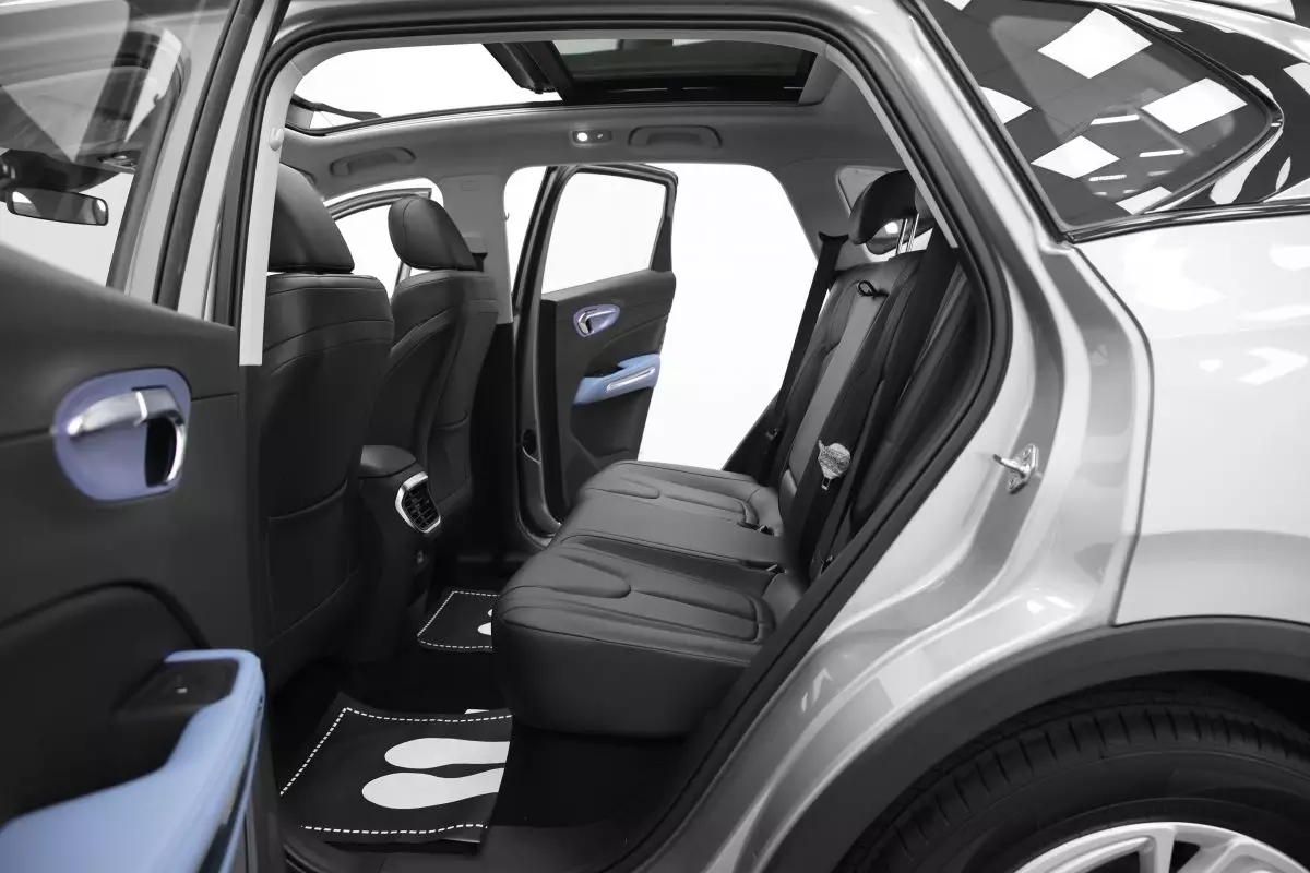 Автосалон: Bestune T90