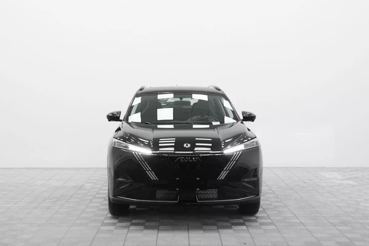 Автосалон: Dongfeng Mage