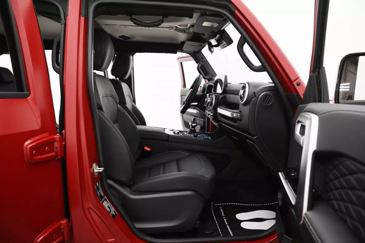 Автосалон: Baic BJ40