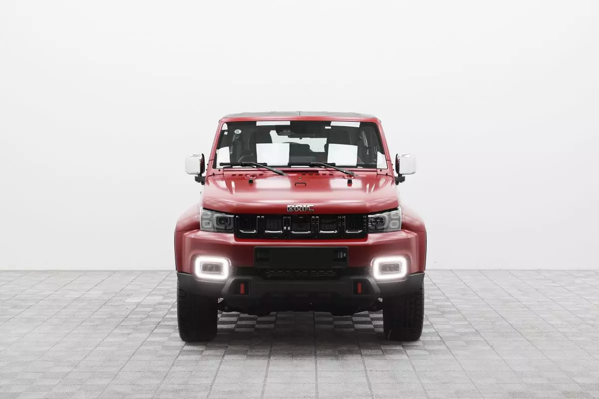 Автосалон: Baic BJ40